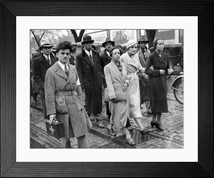 Framed Print : Ruby Bates, one of the two original alleged victims in the Scottsboro case walks between two African American women in a protest march for the accused