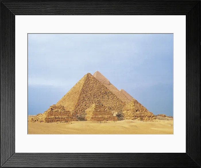 Framed Print : EGYPT. GIZA. Giza. Pyramids of Menkaure, Khafre and Khufu. Egyptian art. Old Kingdom. Architecture. AISA / Everett Collection**US SALES ONLY**