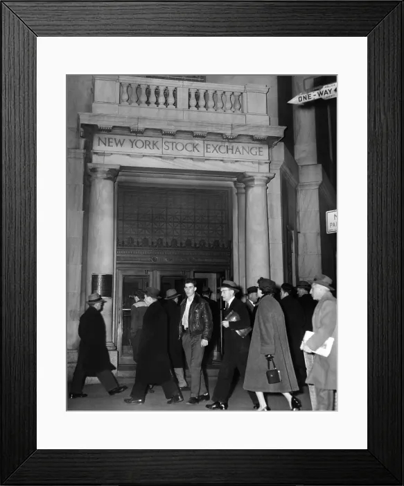 Framed Print : Entrance of the New York Stock Exchange. Jan. 21, 1955. (CSU_ALPHA_1143) CSU Archives / Everett Collection Framed Print : Entrance of the New York Stock Exchange. Jan. 21, 1955. (CSU_ALPHA_1143) CSU Archives / Everett Collection