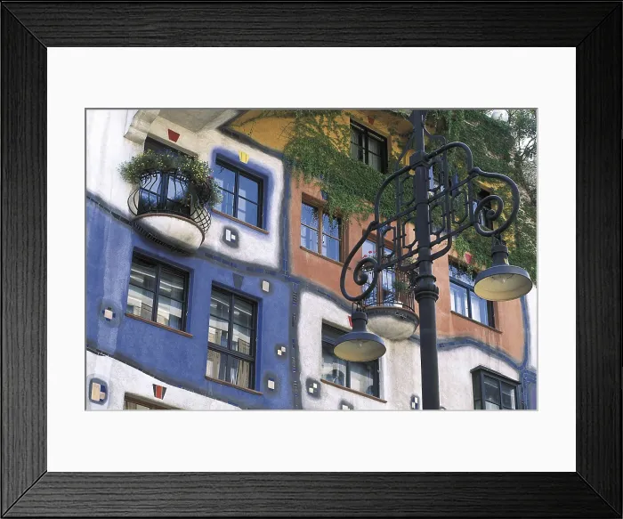 Framed Print : HUNDERTWASSER, Friedensreich (1928-2000). Hundertwasser House. 1983-1986. AUSTRIA. VIENNA. Vienna. House in Wagramer street. Architecture