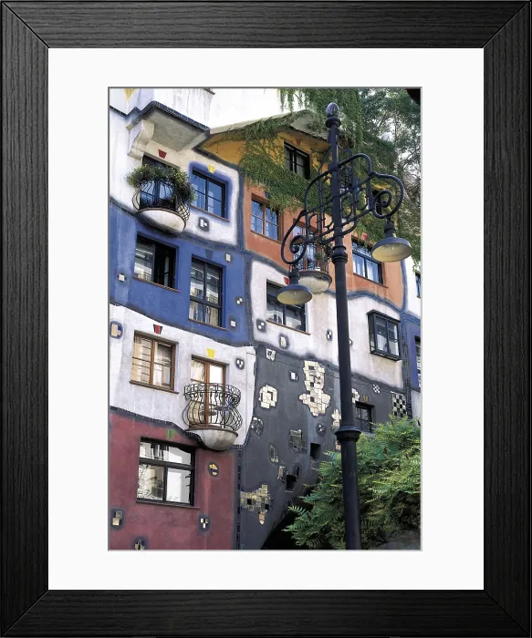 Framed Print : HUNDERTWASSER, Friedensreich (1928-2000). Hundertwasser House. 1983-1986. AUSTRIA. VIENNA. Vienna. House in Wagramer street. Architecture Framed Print : HUNDERTWASSER, Friedensreich (1928-2000). Hundertwasser House. 1983-1986. AUSTRIA. VIENNA. Vienna. House in Wagramer street. Architecture