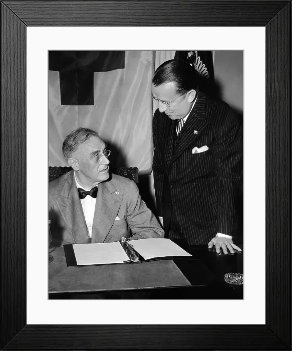 Framed Print : President Franklin Roosevelt's last public photo before his death