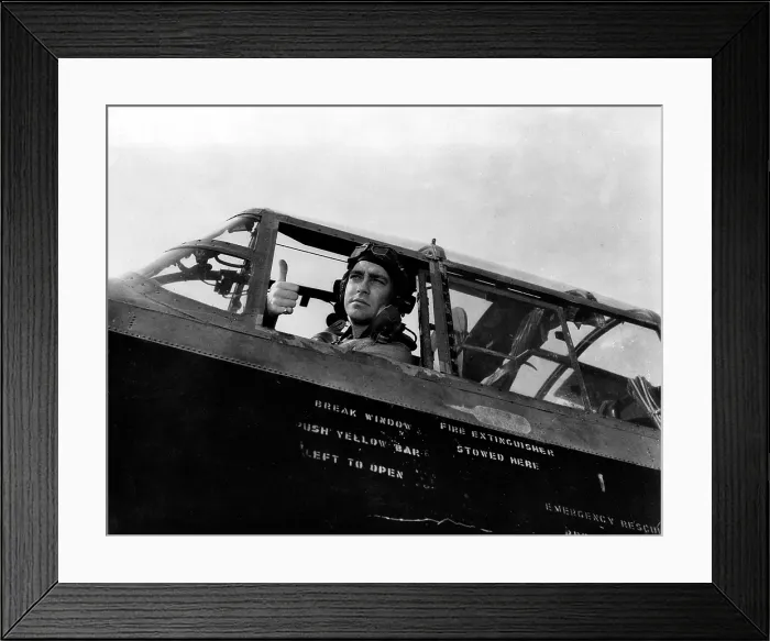 Framed Print : THE DAM BUSTERS, (aka THE DAMBUSTERS), Richard Todd, 1955