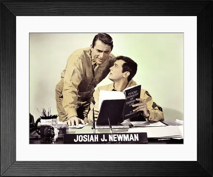 Framed Print : CAPTAIN NEWMAN, M.D. from left: Gregory Peck, Tony Curtis, 1963