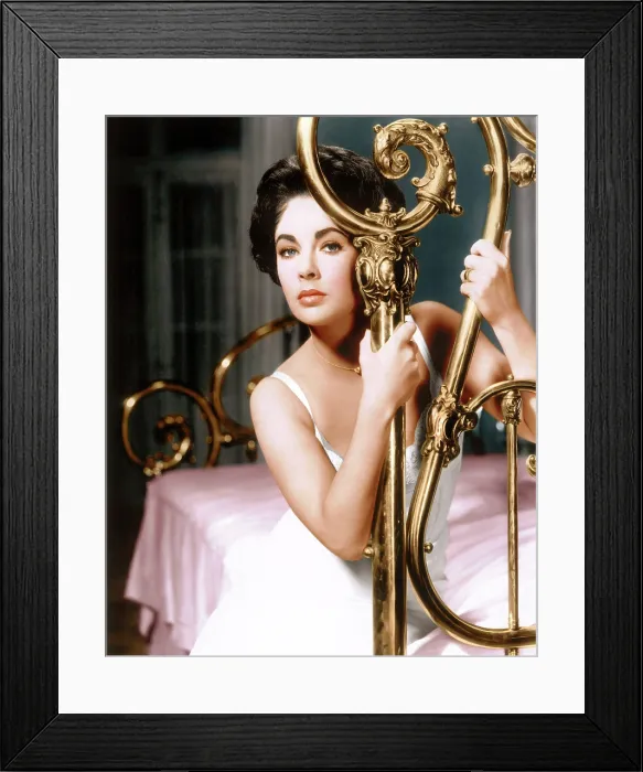 Framed Print : CAT ON A HOT TIN ROOF, Elizabeth Taylor, 1958 Framed Print : CAT ON A HOT TIN ROOF, Elizabeth Taylor, 1958