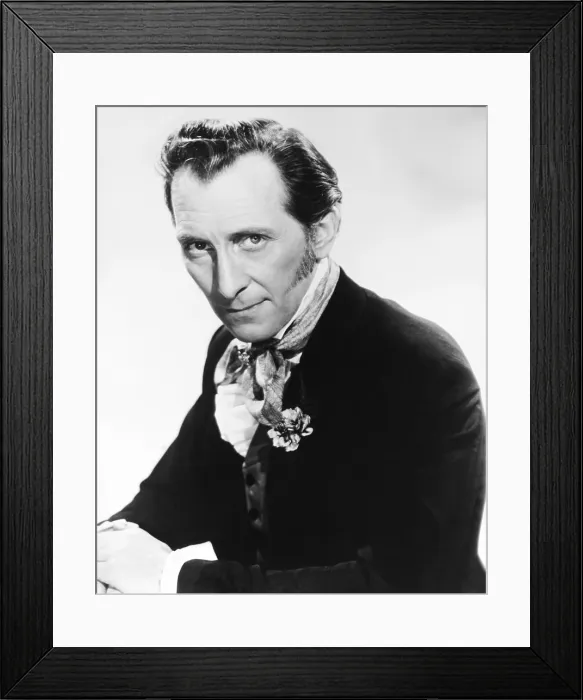 Framed Print : THE CURSE OF FRANKENSTEIN, Peter Cushing, 1957 Framed Print : THE CURSE OF FRANKENSTEIN, Peter Cushing, 1957