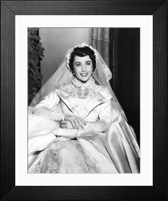 Framed Print : FATHER OF THE BRIDE, Elizabeth Taylor, on-set, 1950 Framed Print : FATHER OF THE BRIDE, Elizabeth Taylor, on-set, 1950