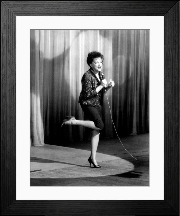 Framed Print : I COULD GO ON SINGING, Judy Garland (in a costume by Edith Head), 1963 Framed Print : I COULD GO ON SINGING, Judy Garland (in a costume by Edith Head), 1963