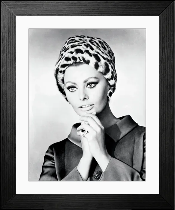 Framed Print : ARABESQUE, Sophia Loren, 1966