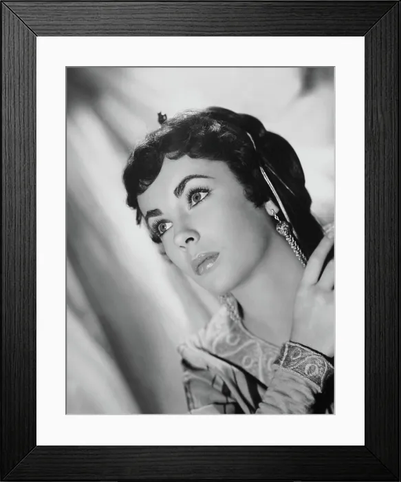 Framed Print : IVANHOE, Elizabeth Taylor, 1952 Framed Print : IVANHOE, Elizabeth Taylor, 1952
