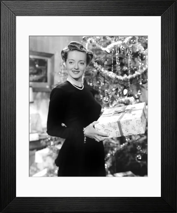 Framed Print : THE MAN WHO CAME TO DINNER, Bette Davis, 1942