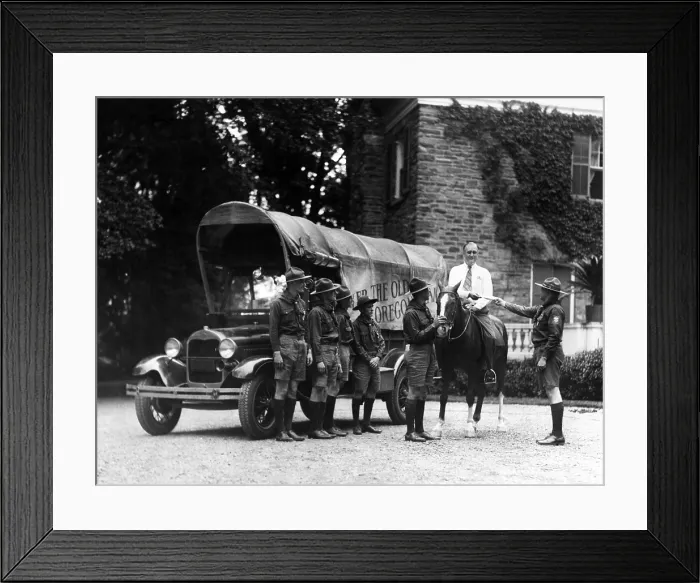 Framed Print : Governor Franklin Roosevelt on horseback with five Boy Scouts on the start of their cross country trip