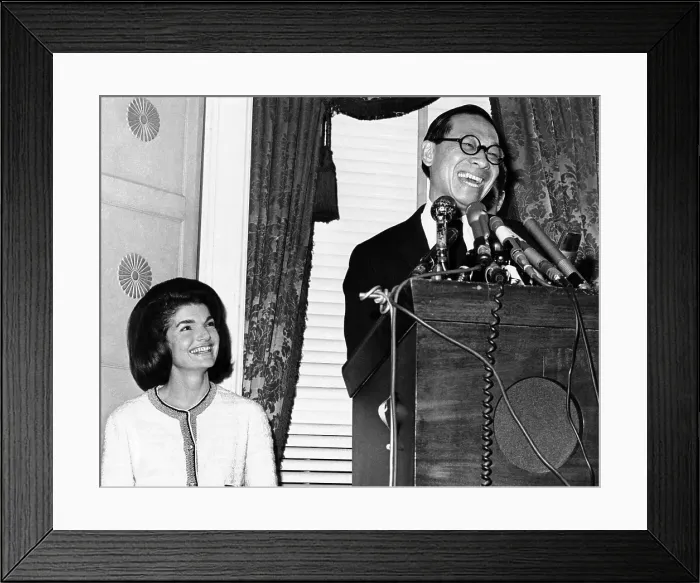 Framed Print : Jacqueline Kennedy and Architect Ieoh Ming Pei. Pei had been chosen as the architect for the John F. Kennedy Memorial Library. Mr