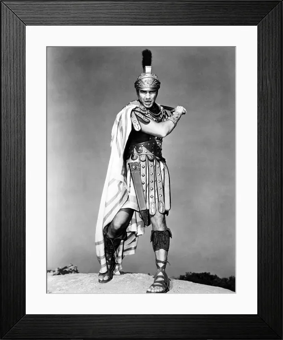Framed Print : JULIUS CAESAR, Marlon Brando, 1953 Framed Print : JULIUS CAESAR, Marlon Brando, 1953