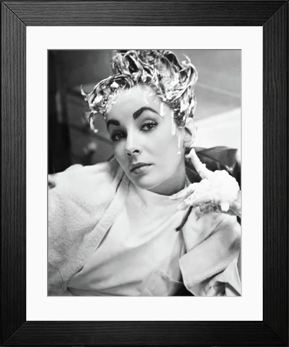 Framed Print : IVANHOE, Elizabeth Taylor having a shampoo in makeup on set, 1952