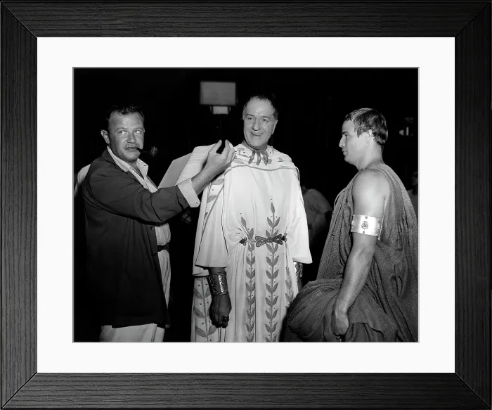 Framed Print : JULIUS CAESAR, Joseph Mankiewicz, Louis Calhern, Marlon Brando, 1953