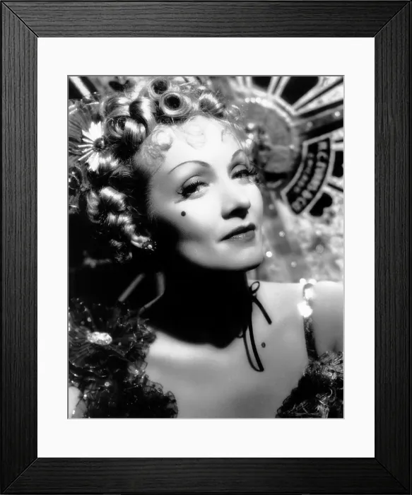 Framed Print : DESTRY RIDES AGAIN, Marlene Dietrich, 1939