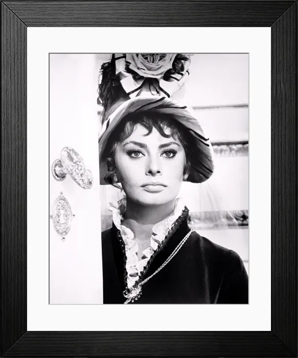 Framed Print : MADAME, (aka MADAME SANS-GENE), Sophia Loren, 1961 Framed Print : MADAME, (aka MADAME SANS-GENE), Sophia Loren, 1961