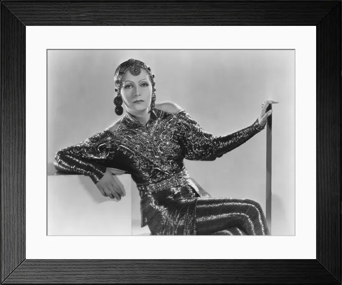 Framed Print : MATA HARI, Greta Garbo, 1931