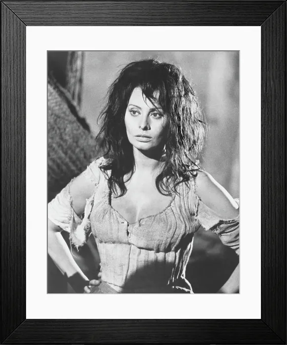 Framed Print : MAN OF LA MANCHA, Sophia Loren, 1972