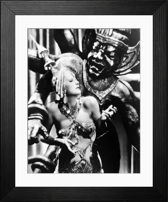 Framed Print : MATA HARI, Greta Garbo, 1931