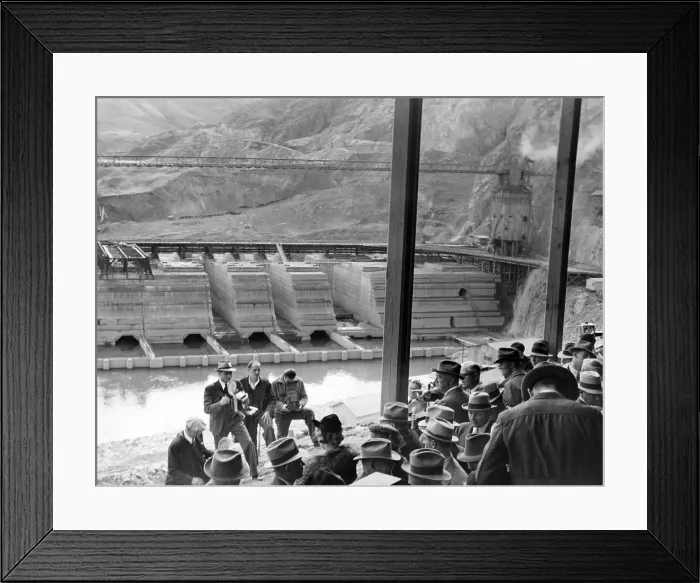 Framed Print : President Franklin Roosevelt inspects Grand Coulee Dam