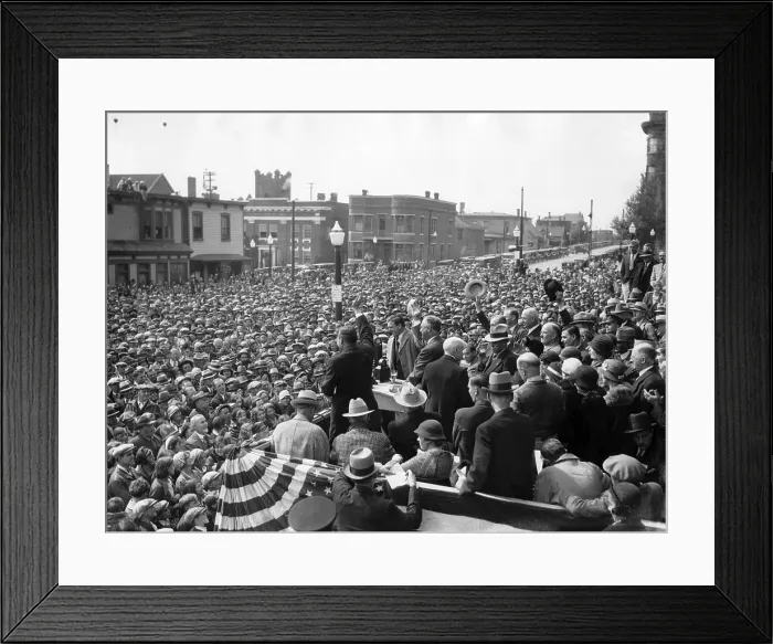 Framed Print : Democratic Presidential candidate, Franklin Roosevelt, speaks to a crowd of over 10, 000 at Butte, Montana