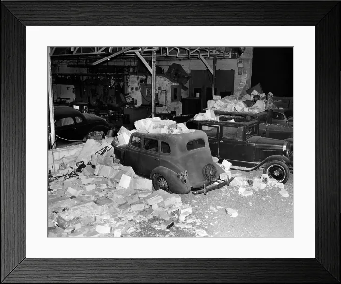 Framed Print : 1933 Longbeach Earthquake damage. Southern California was hit by a magnitude of 6.4 Richter scale earthquake. Parked cars were damaged by falling masonry Framed Print : 1933 Longbeach Earthquake damage. Southern California was hit by a magnitude of 6.4 Richter scale earthquake. Parked cars were damaged by falling masonry
