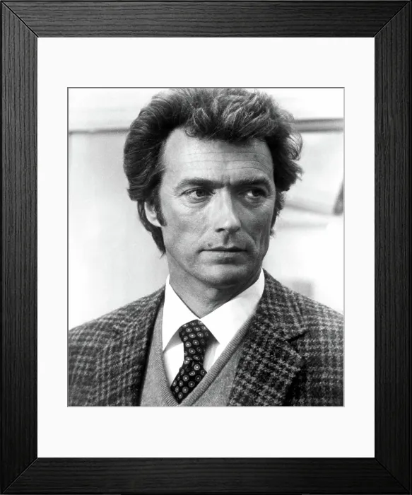 Framed Print : DIRTY HARRY, Clint Eastwood, 1971 Framed Print : DIRTY HARRY, Clint Eastwood, 1971