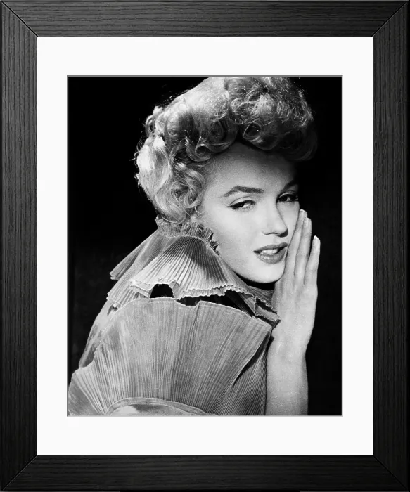 Framed Print : THE PRINCE AND THE SHOWGIRL, Marilyn Monroe, 1956