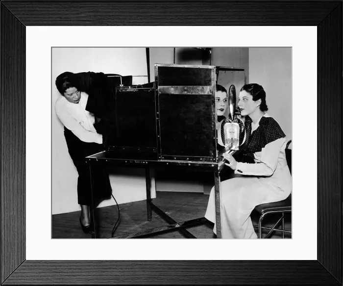Framed Print : Helena Rubenstein Fifth Avenue Salon. Camera-like machine is Helena Rubenstein's newly perfected Derma Lens for scientific analysis of analysis of complexion