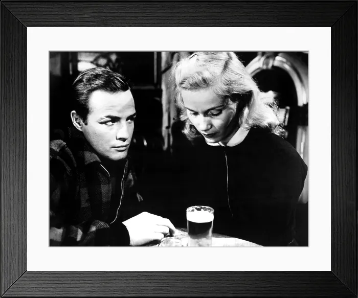 Framed Print : ON THE WATERFRONT, Marlon Brando, Eva Marie Saint, 1954 Framed Print : ON THE WATERFRONT, Marlon Brando, Eva Marie Saint, 1954