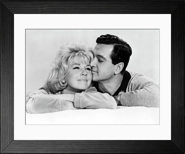 Framed Print : SEND ME NO FLOWERS, Doris Day, Rock Hudson, 1964