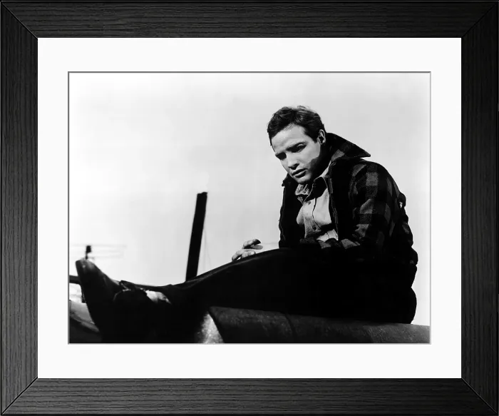Framed Print : ON THE WATERFRONT, Marlon Brando, 1954