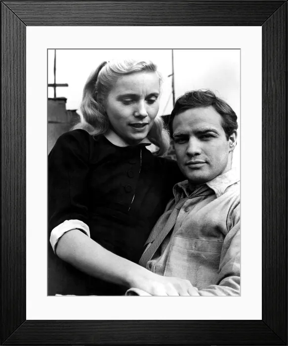 Framed Print : ON THE WATERFRONT, Eva Marie Saint, Marlon Brando, 1954