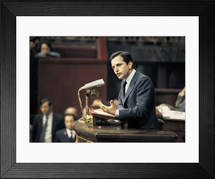 Framed Print : Spain. Government of UCD (1980). Motion fo no confidence against Suarez's government. Adolfo Surez during his speech to the Congress (May 1980)