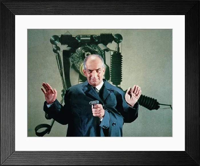 Framed Print : FANTOMAS STRIKES BACK, (aka FANTOMAS SE DECHAINE), Louis de Funes, 1965