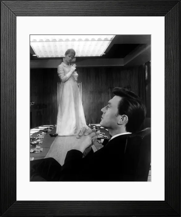 Framed Print : DARLING, Julie Christie, Laurence Harvey, 1965 Framed Print : DARLING, Julie Christie, Laurence Harvey, 1965