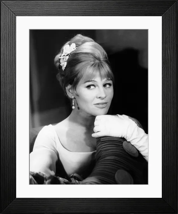 Framed Print : DARLING, Julie Christie, 1965 Framed Print : DARLING, Julie Christie, 1965