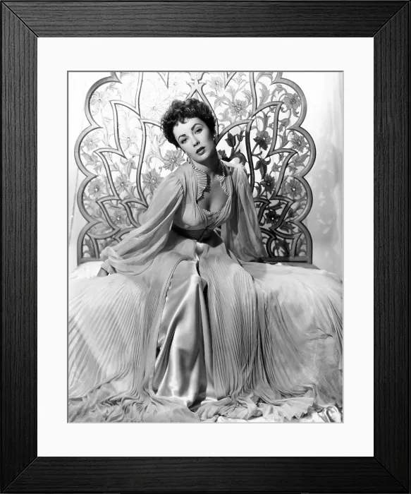 Framed Print : Elizabeth Taylor, circa 1950s Framed Print : Elizabeth Taylor, circa 1950s