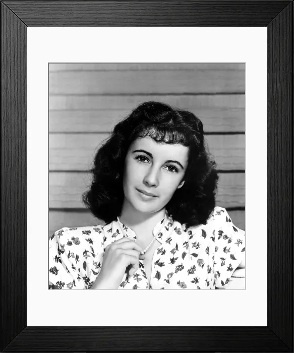 Framed Print : Elizabeth Taylor, ca. 1945
