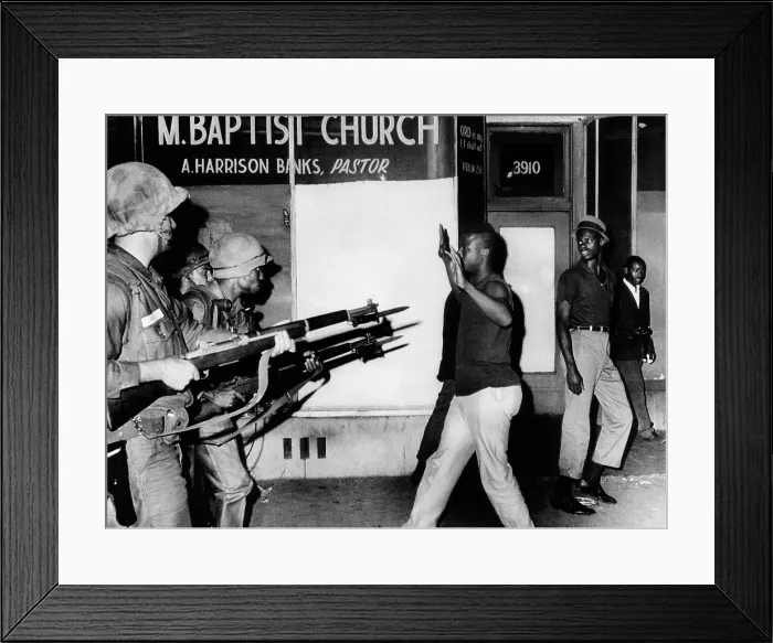 Framed Print : National guardsmen, with bayonets fixed, patrol in the Chicago's West Side Framed Print : National guardsmen, with bayonets fixed, patrol in the Chicago's West Side