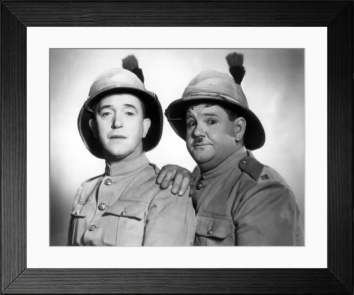 Framed Print : BONNIE SCOTLAND, Stan Laurel, Oliver Hardy [Laurel & Hardy], 1935