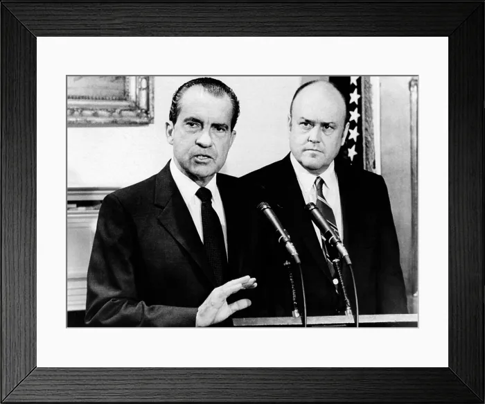 Framed Print : President Richard Nixon with Melvin Laird, Secy of Defense. They announced cancellation of draft calls for 50, 000 men in November and December