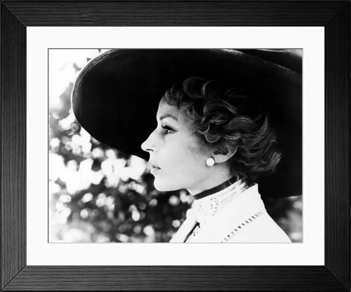 Framed Print : DEATH IN VENICE, (aka MORTE A VENEZIA), Silvana Mangano, 1971