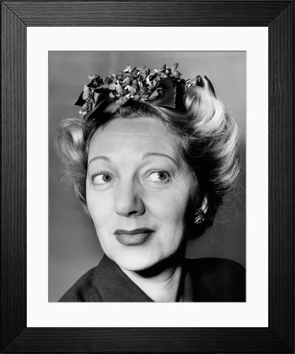 Framed Print : Gertrude Lawrence, ca. 1940s
