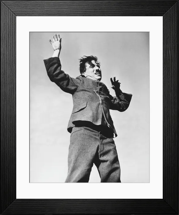Framed Print : THE GREAT DICTATOR, Charlie Chaplin, 1940