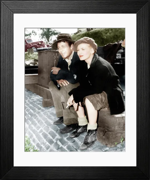 Framed Print : SULLIVAN'S TRAVELS, from left: Joel McCrea, Veronica Lake, 1941