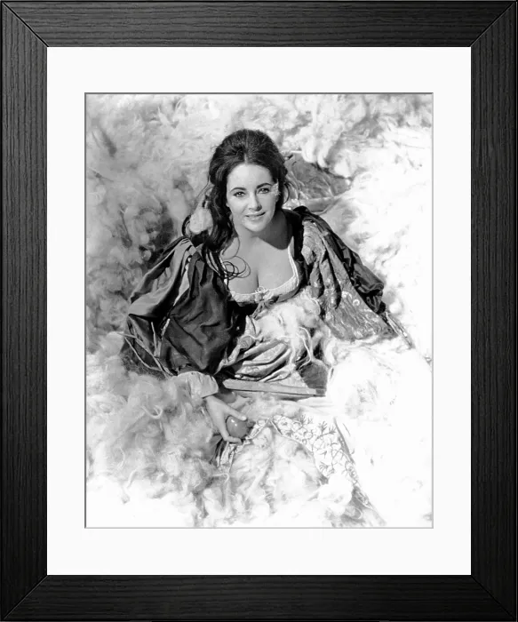Framed Print : THE TAMING OF THE SHREW, Elizabeth Taylor, 1967