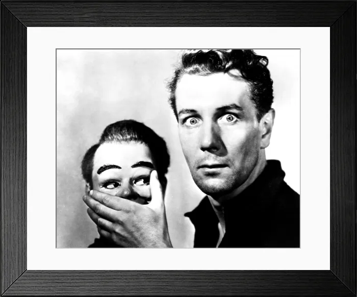 Framed Print : DEAD OF NIGHT, Michael Redgrave, 1945